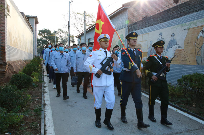 礼兵带领前往讲习所